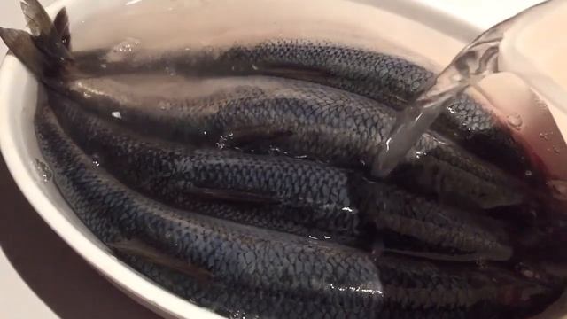 Сельдь малосольная как в магазине. Самый лёгкий способ. смотреть онлайн