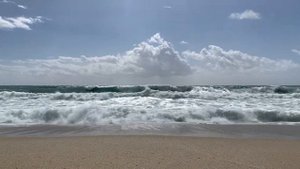 Большие волны на Средиземном море. Красивое видео. Шум волн. Турция, Alanya 2021! Пляж Клеопатры