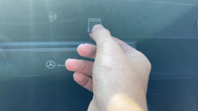 Loose Glove Box Fix for 2003-2009 Mercedes-Benz C and CLK-Class Models W203 and W209 смотреть онлайн