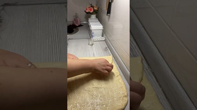 Слоеные булочки 🥐 ингредиенты есть в описании смотреть онлайн