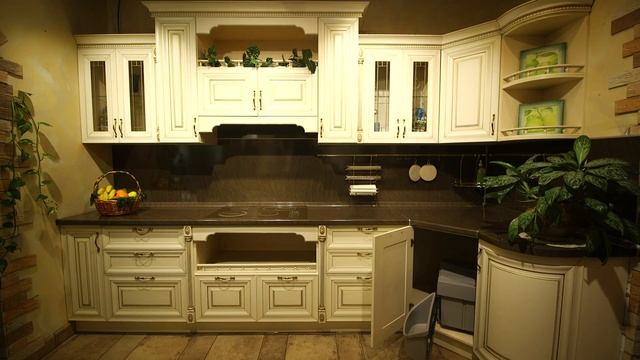 Внутреннее наполнение Blum смотреть онлайн