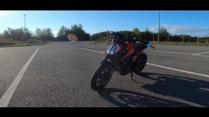 YAMAHA YZF-R125 VS KTM DUKE 125 0-100KM/H