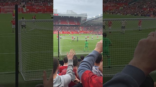 Dimitar Berbatov scoring a penalty vs Liverpool legends.