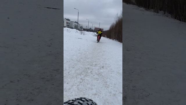 В горку на фэтбайке #sport #adventure #fatbike #фэтбайк смотреть онлайн