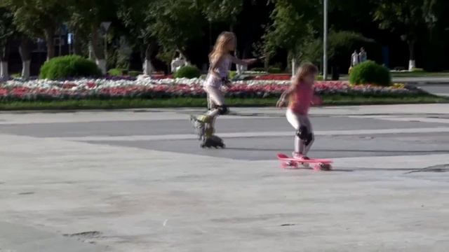 ❤Илошка❤ 3 часть. Как научиться кататься на пениборде и скейтборде? Юля и Илона в главных ролях. смотреть онлайн