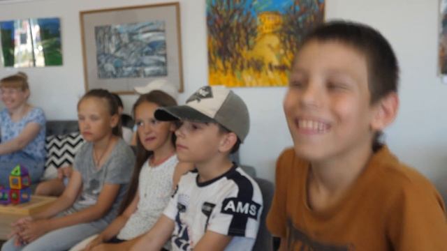 Встреча в врачом-педиатром Окружной клинической больницы Мкртамяном Кареном Левановичем смотреть онлайн