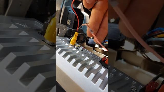 Подключение камеры на китайской магнитоле 7018В смотреть онлайн