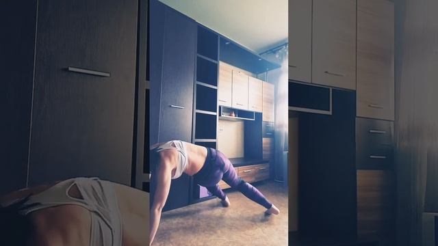 "Поза стола" и" лодки"работаем над руками спиной и прессом смотреть онлайн