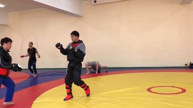 Жаслан Жантасов работа на лапах