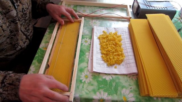 ПРОСТО СУПЕР!!! МОЁ ЭЛЕКТРО НАВАЩИВАНИЕ МАГАЗИННЫХ РАМОК на 145 мм .Beekeeping.??? смотреть онлайн