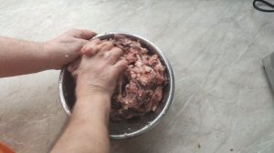 Колбаса Домашняя  с большими кусочками говядины.