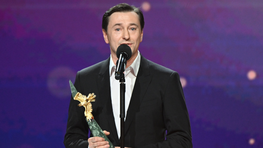 Безруков вспомнил умершего друга после получения «Золотого орла»