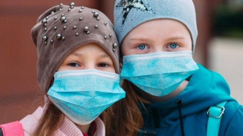 Сезон простуд: почти 40 тысяч школьников заболели гриппом и ОРВИ в Петербурге