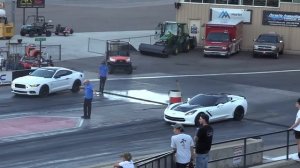 Mustang GT против Corvette Stingray - Drag Racing