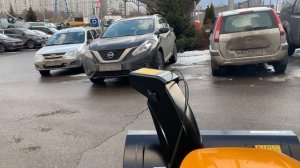 Обзор садового трактора Cub Cadet XT3 QS137 с трехступенчатым снегоотбрасывателем!.mp4