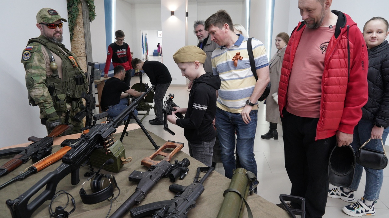 В Сургуте поисковики представили выставку времён Великой Отечественной войны