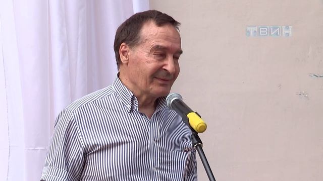 Мемориальная доска Баранову