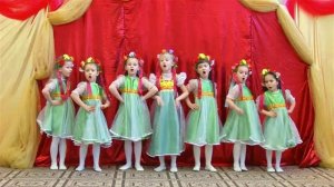 Русская народная песня "В сыром бору тропина"