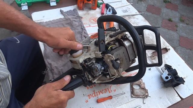 БЕНЗОПИЛА НЕ ЗАВОДИТЬСЯ, В ЧЁМ МОЖЕТ БЫТЬ ПРИЧИНА\РЕМОНТ БЕНЗОПИЛЫ STIHL MS 180\ПРОДУВКА КАРБЮРАТОР смотреть онлайн