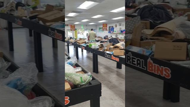 Потерянные посылки в США. Зачем их покупать?