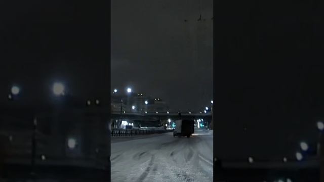 ГАЗели устроили дрифт в центре города