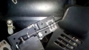 Работа сервопривода заслонки "голова-ноги" отопителя ВАЗ-2108