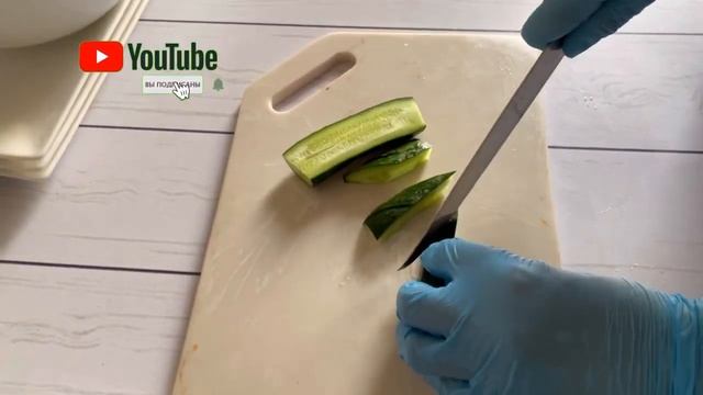 Салат с рукколой. Зеленый салат. Салат с творожным сыром. Салат с кисло-сладким соусом