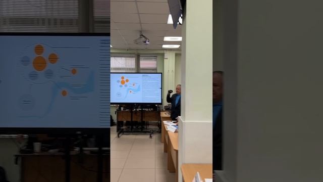 Проректор по научной работе УрГЮУ Андрей Винницкий презентует программу развития нашего вуза до 203