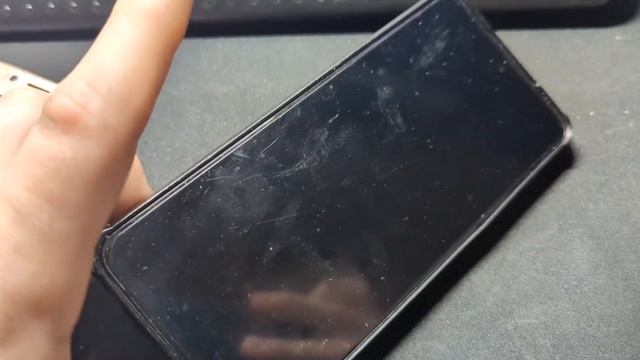 Чем защитить экран смартфона? Защитное стекло или гидрогелевая плёнка? смотреть онлайн