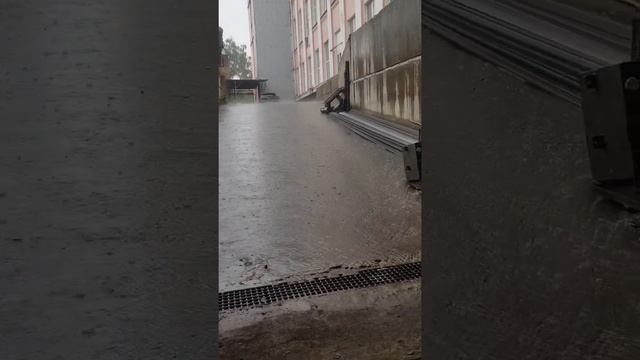 Испытание ливнёвки!!! Уклон 1,5 метра на 10метров. смотреть онлайн