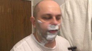 Бюджетное, влажное бритье т образной бритвой, уложился в 200 руб. Отличный результат!