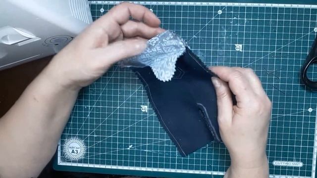 Как сшить джинсовый комбинезон для текстильной куклы.Подробный МК.