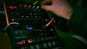 #35 Roland Aira Compact T-8 + Korg Volca Nubass