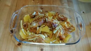 Невероятно вкусная и сочная курочка с картошкой в сливочном соусе! Супер легкий и быстрый рецепт.