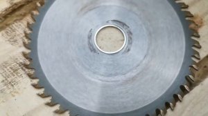 Обзор аккумуляторной бесщеточной циркулярной пилы из Китая