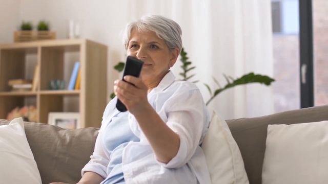 Why You Should Buy LG C2 90 Days After Review смотреть онлайн