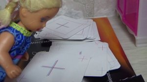 Катя и Макс веселая семейка спасают медведя с машей и енотом новая игра мультики с куклами.