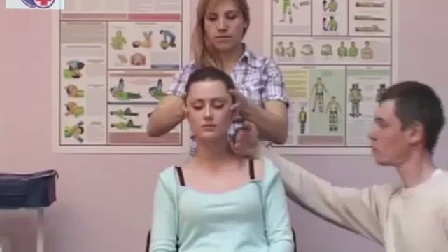 Наложение шейного воротника взрослым и детям - 3.mp4 смотреть онлайн