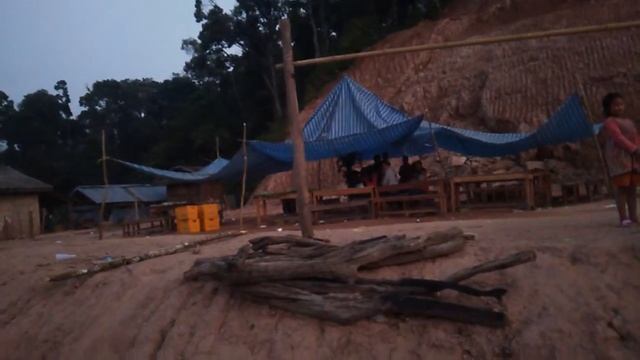 Как нас встречают местные жители//Лаос 73 смотреть онлайн