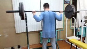 ТРЕНИРОВКА МЫШЦ НОГ В ЗАЛЕ ,ПРИСЕДАНИЯ СО ШТАНГОЙ 140КГ