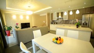 Экскурсия по таунхаусу в коттеджном поселке Хрустальный