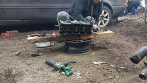 Сборка двигателя ауди 80.Установка января. Запуск.