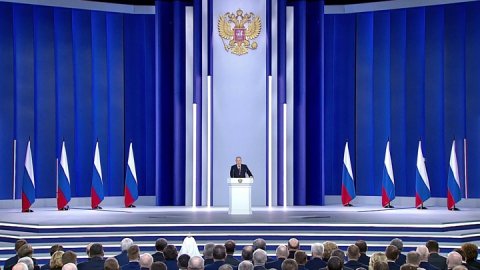 Путин: российский народ не отступит со своих позиций - Россия 24