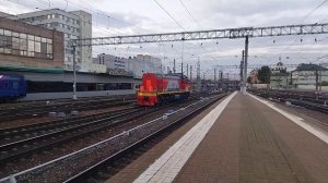 Старая ЭРка, ТЭМы и вечерние пассажирские. Поезда на Казанском вокзале.