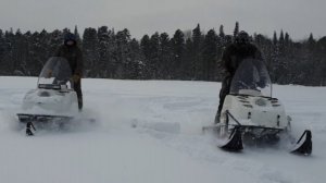 Испытания бурана на двух лыжах.