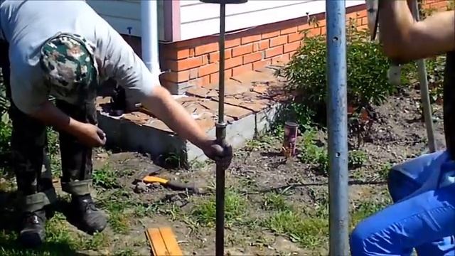 Как пробурить скважину вручную