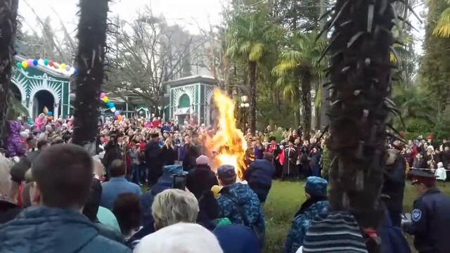 Сочи. Сжигание чучела Зимы. ? Масленица смотреть онлайн