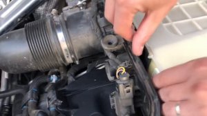 Как снять воздушный фильтр Touareg 3 TDI 3.0 2018. Air Filter Replace VW Touareg CR
