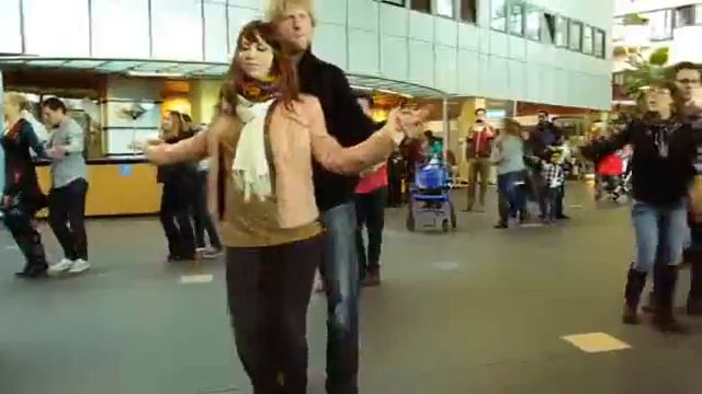 Bachata Flashmob - Groningen zaterdag 13 april 2013 (by Jesaja Pictures) смотреть онлайн