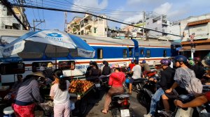 14 поездов прибывают и отправляются в Хошимин в дневное время.